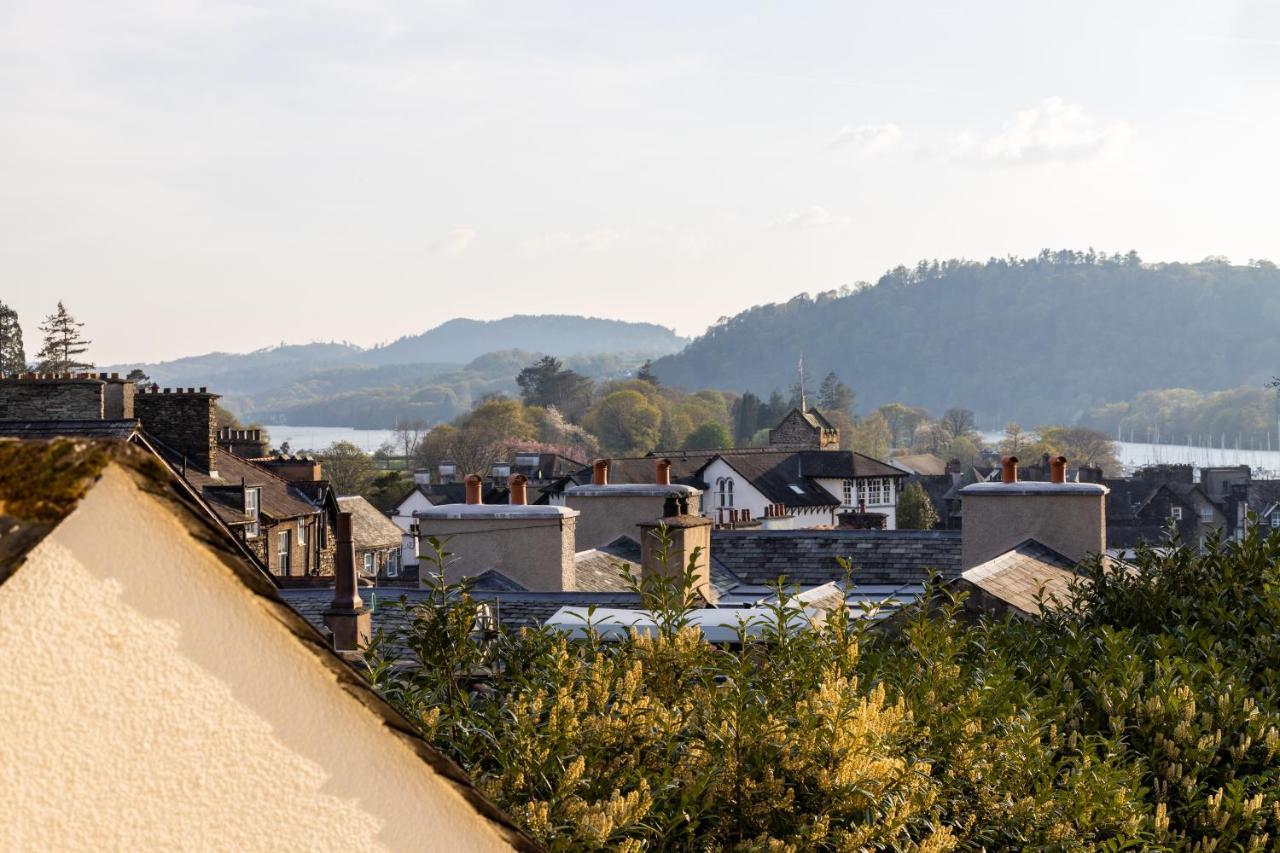 Luxury 2 Bed Room Lake View Apt Bowness Parking Екстериор снимка